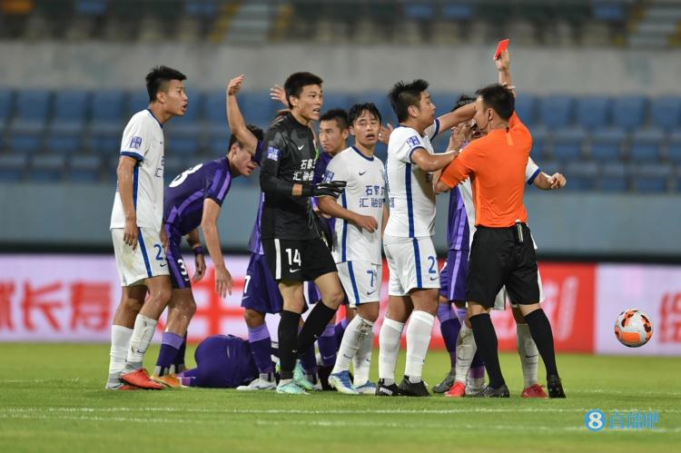 中超前16轮已有31人吃红牌18队仅3队未染红