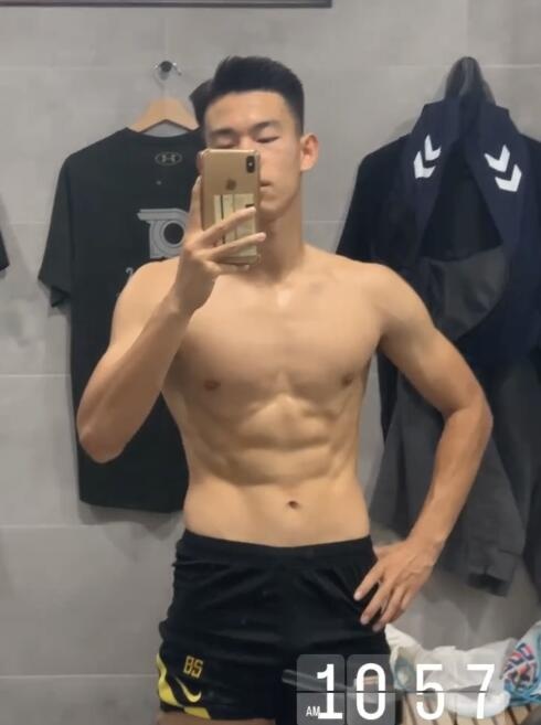 何小珂身材曝光