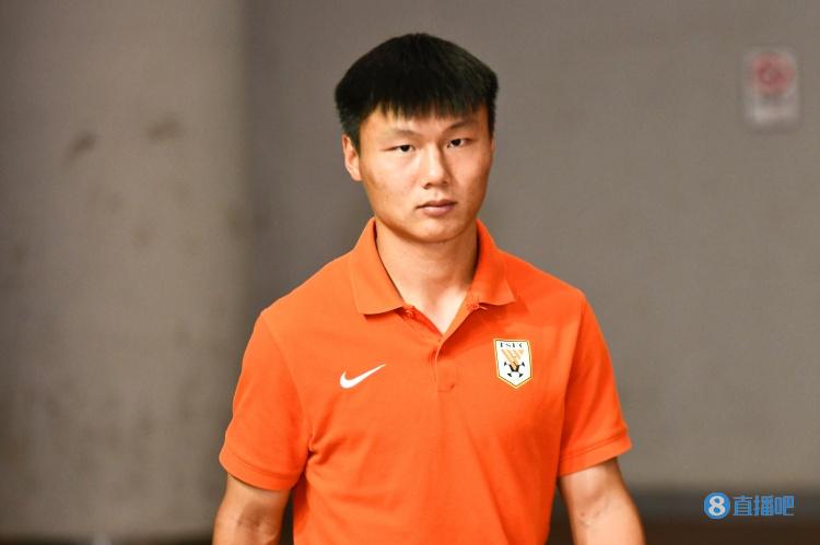 U21联赛广州队门将失误