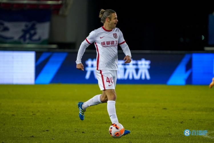 张岩表现亮眼媲美巅峰卡恩