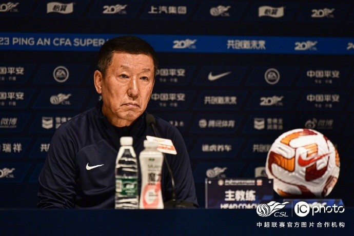 泰山队踩场训练备战