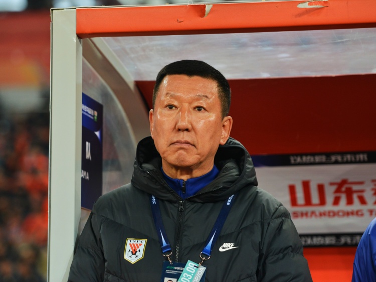记者：中超不容丝毫松懈