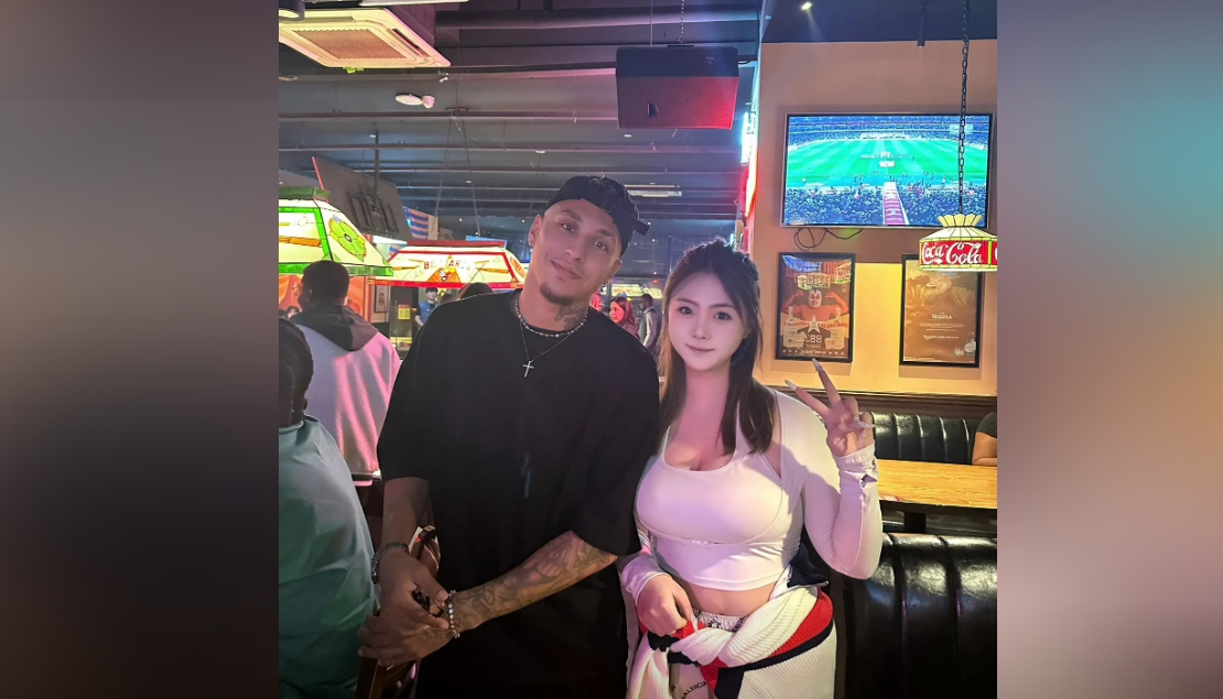 粉丝频晒合影克雷桑活动频繁酒吧