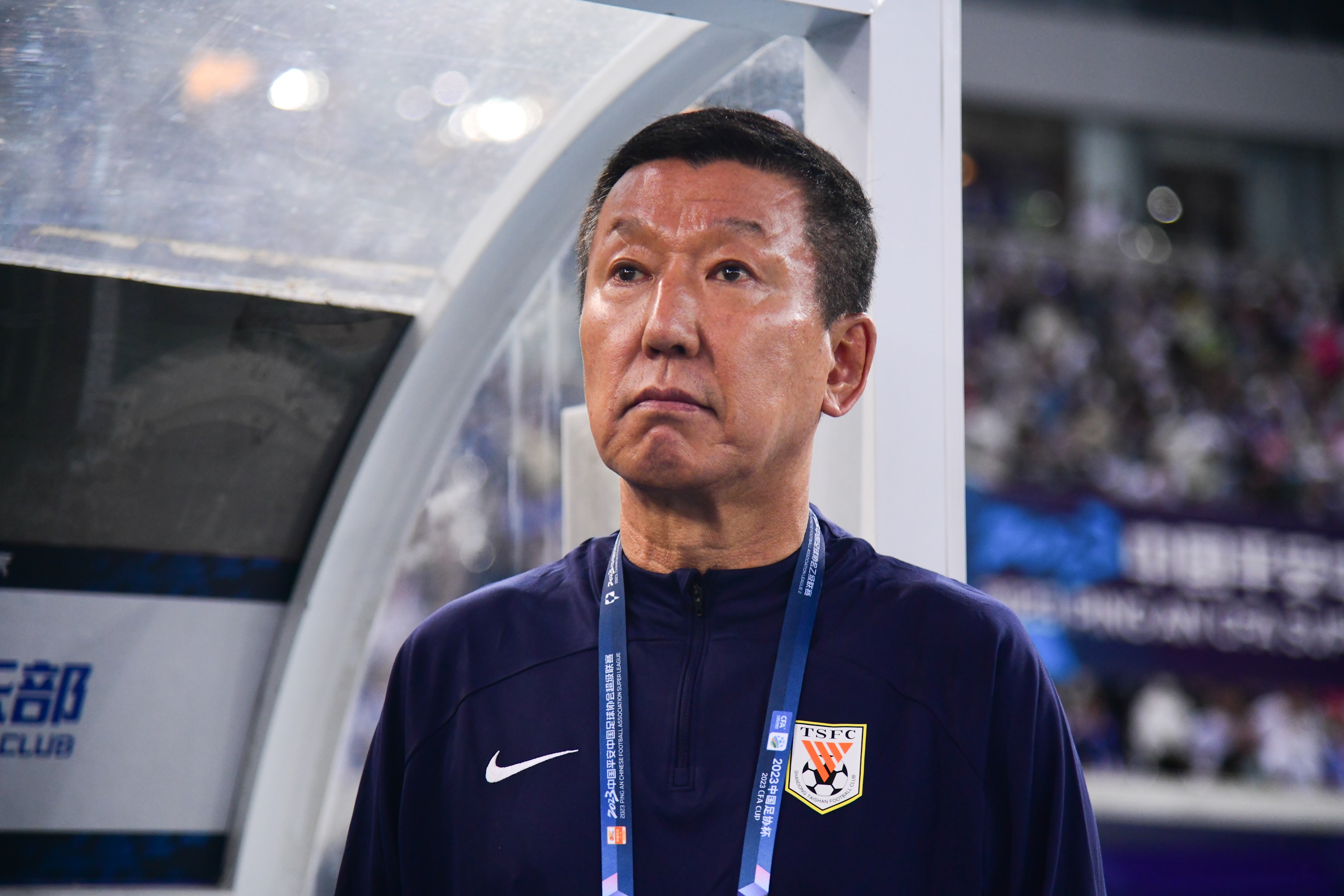 伤病困扰教练组