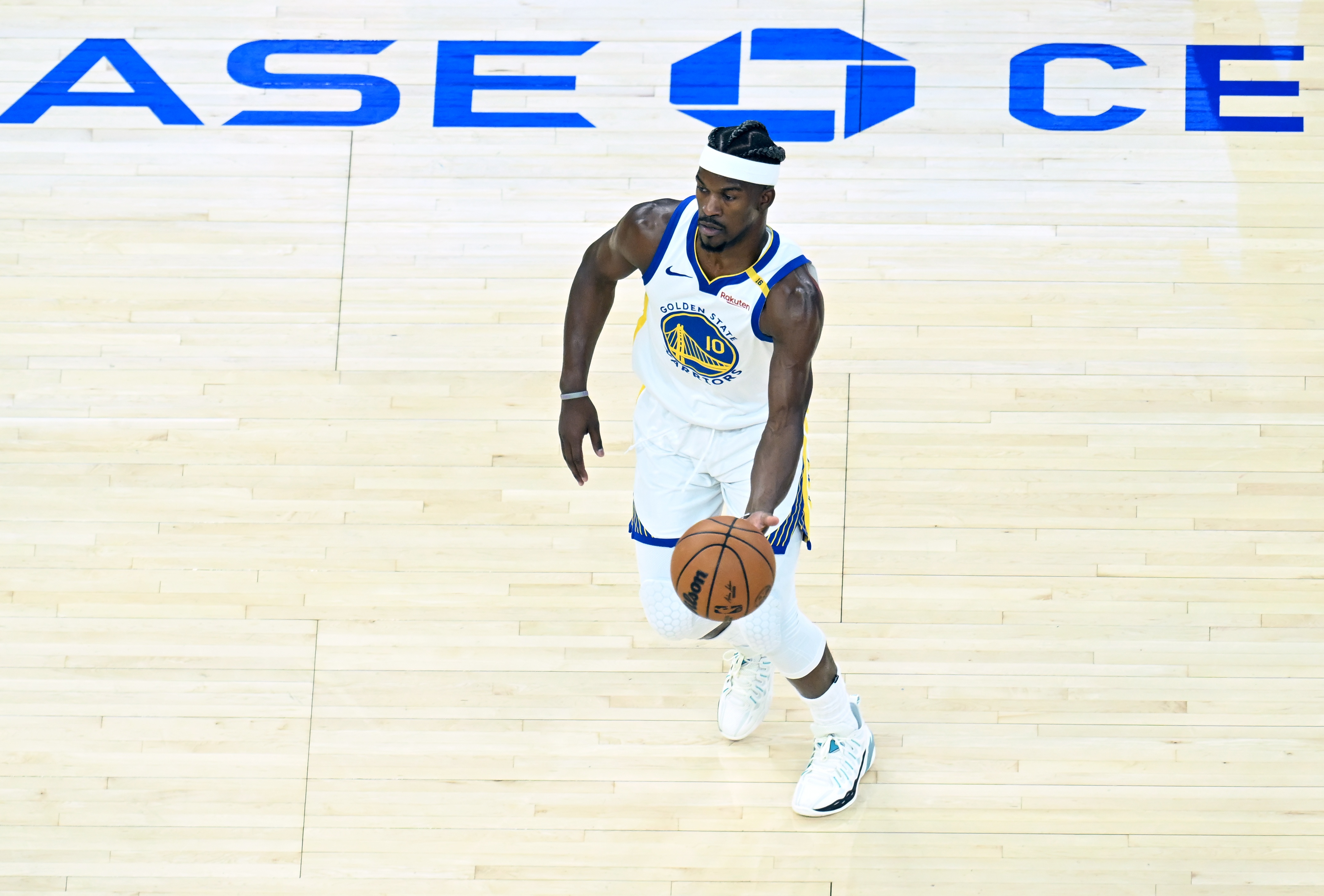 巴特勒侵略性爆表,NBA防守噩梦