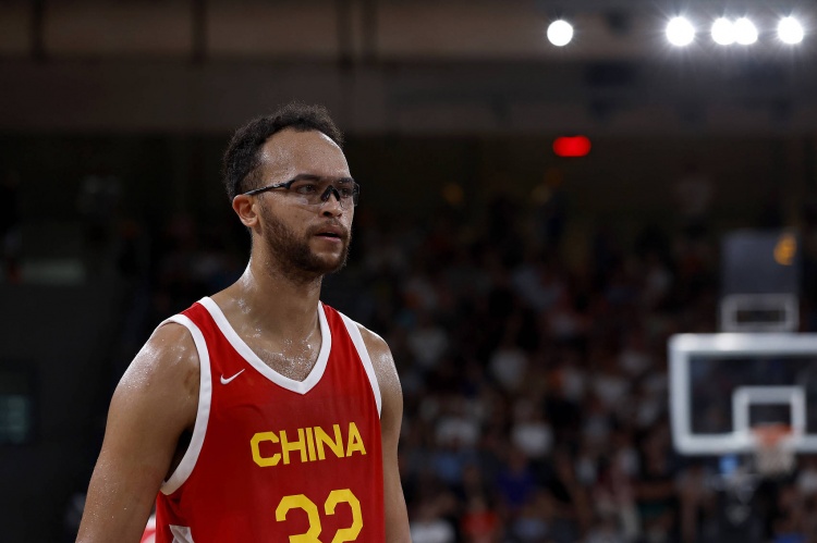 中国篮协或将出台政策支持入籍球员