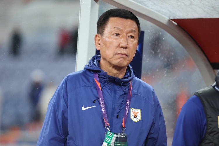 泰山 vs 蓉城上半场：射门比悬殊